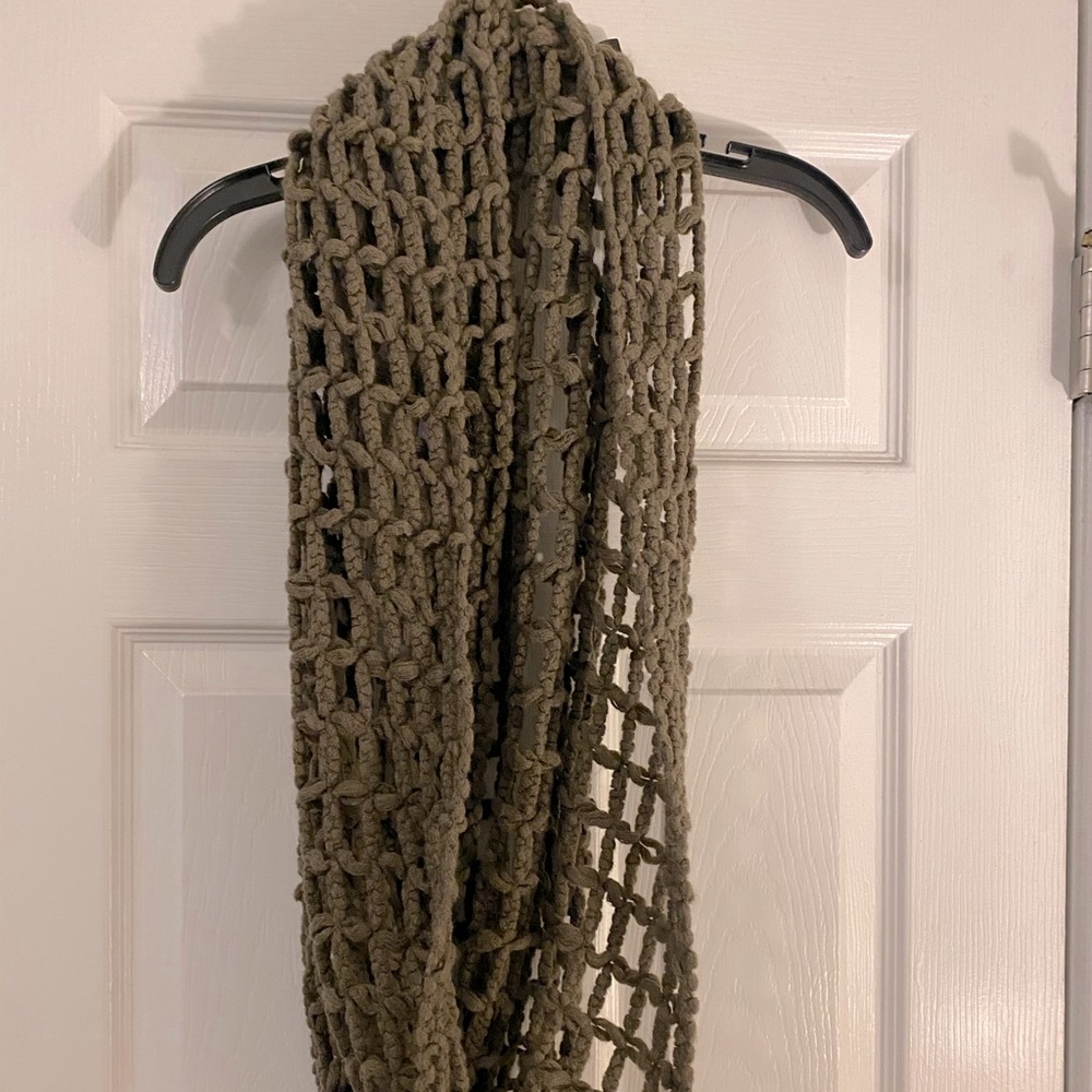 Brown chunky open knit infinity scarf from Altar’d State.